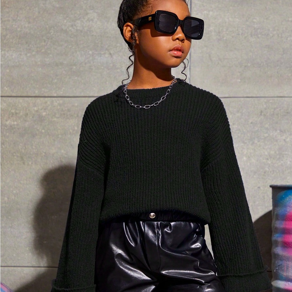 Girls Medium Oversized Black Crop Sweater